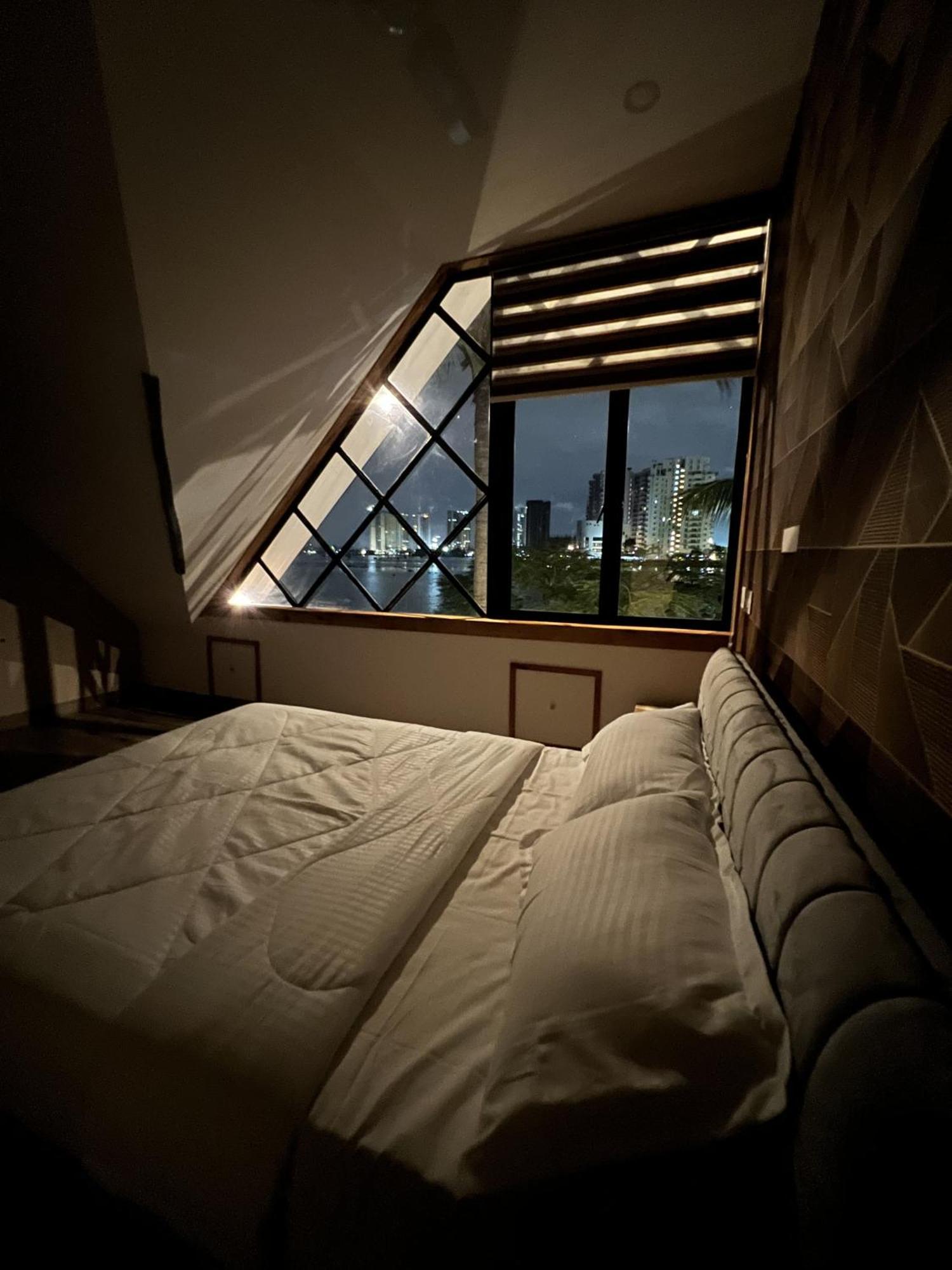 Marina Lounge 호텔 Kochi 외부 사진
